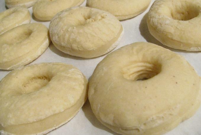 Hoge Prestaties Automatische Doughnut die Machine met Kant en klare Bakkerijoplossing maken