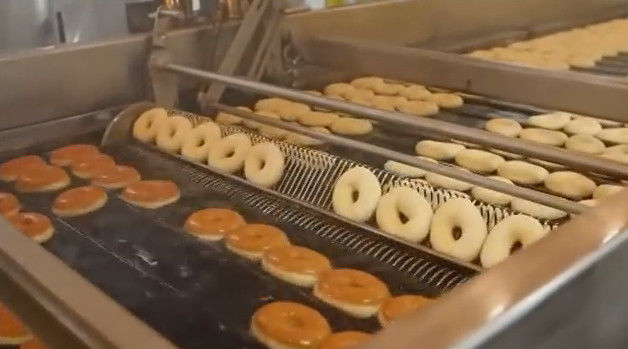 Hexagon Snijders Automatische Doughnut die Machine met Modulair Deeg Afdekkend Systeem maken leverancier