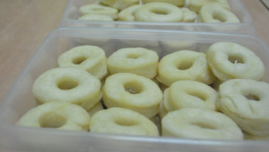 China Semi Gebeëindigde Bevroren Doughnutproductielijn met de Capaciteit van 1000 - 15000 PCs/U- fabriek